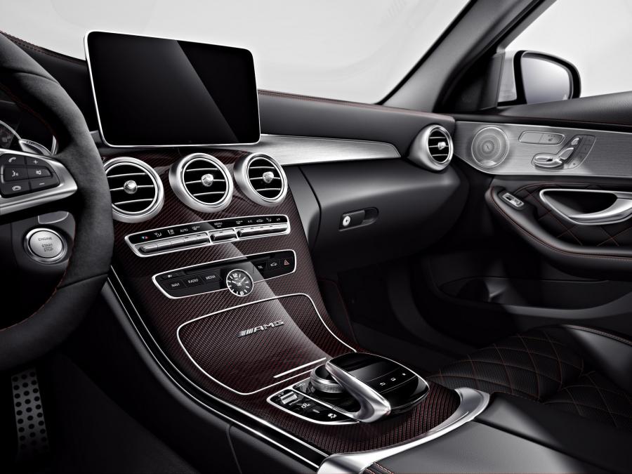 Детали интерьера Mercedes-AMG C63 S Edition #1 2014 года  (фото 11 из 12)